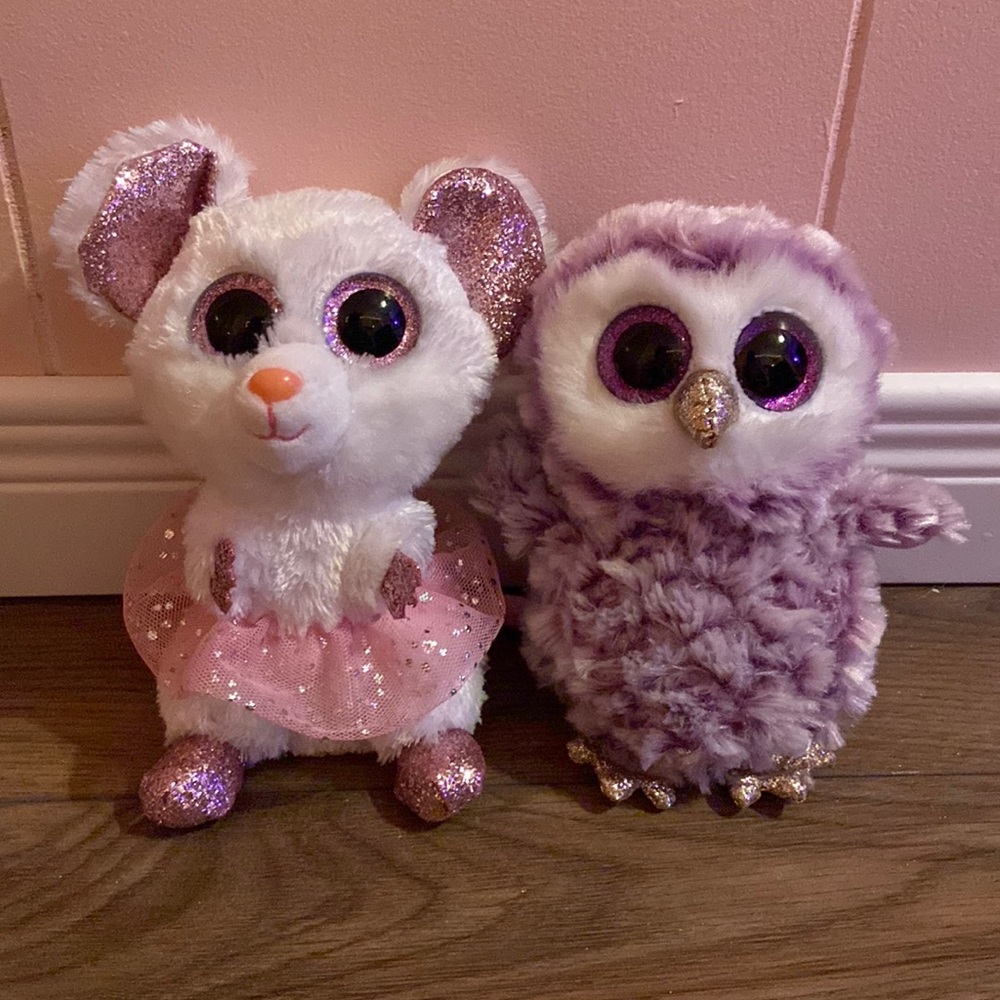 lot of two plushies
